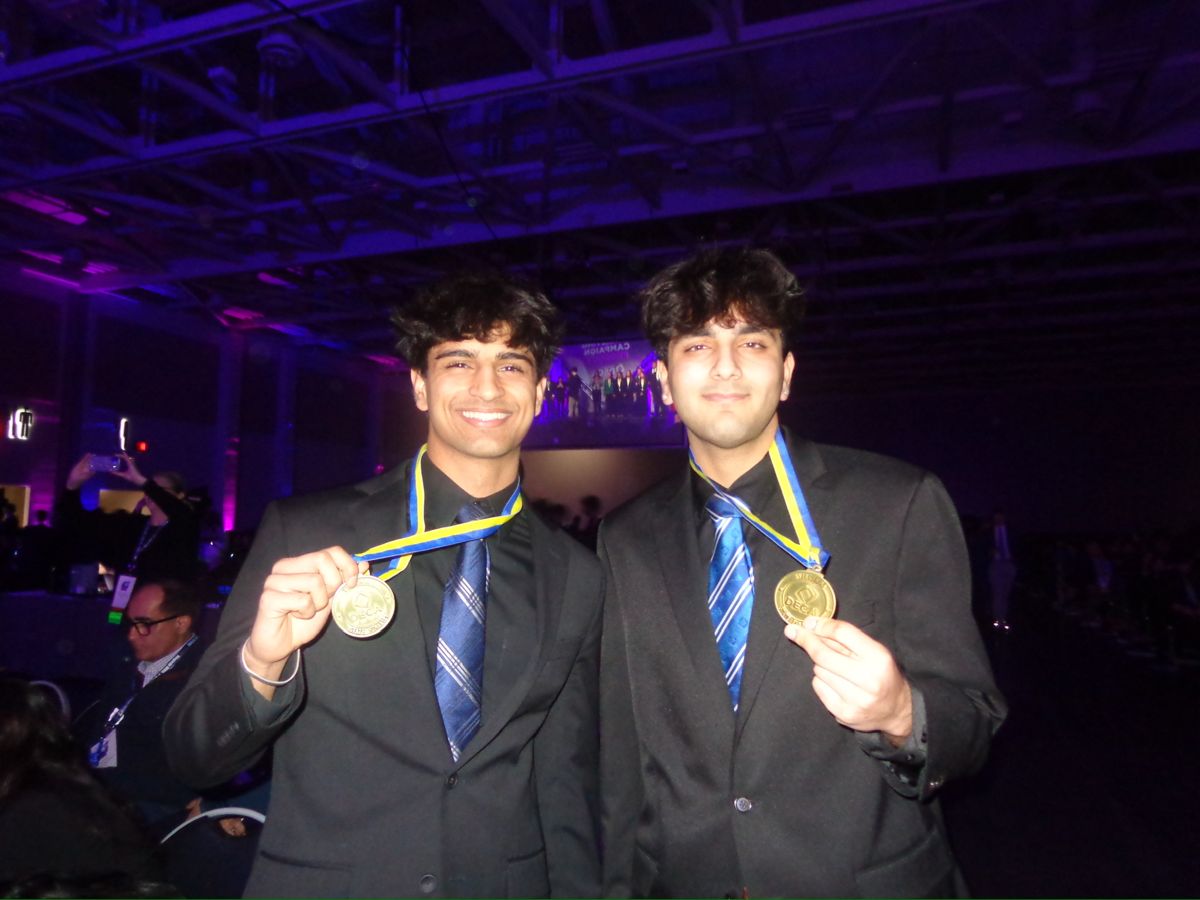 Members with their ICDC medals